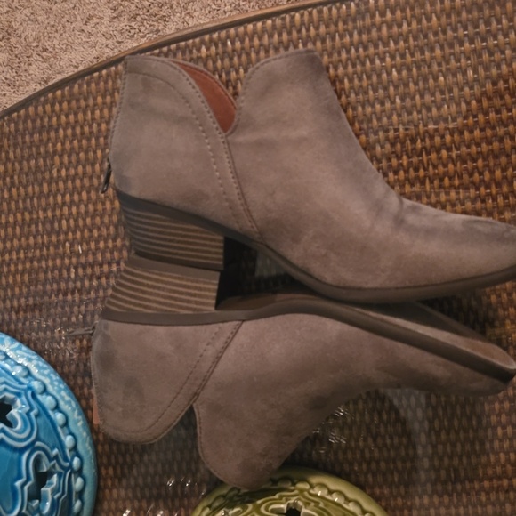 Gray Faux Suede Booties Size 8.5 (#17) - Picture 4 of 8